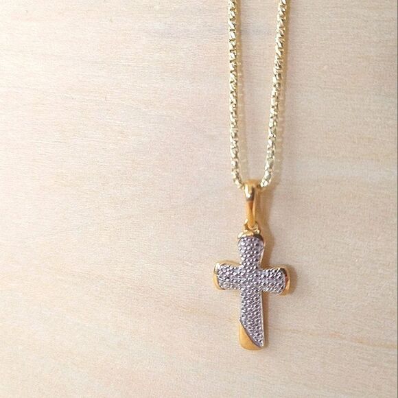 Cross Pendant on 20" Chain - Picture 1 of 7